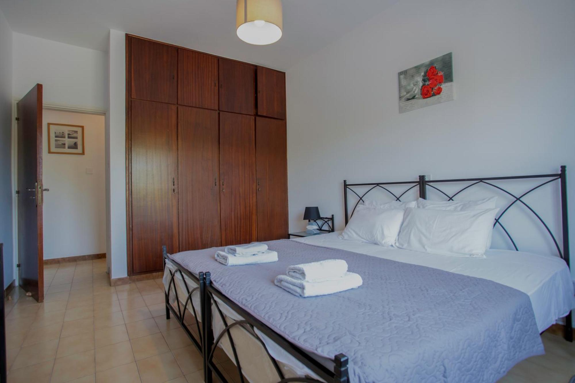 1-2bd Apartment *